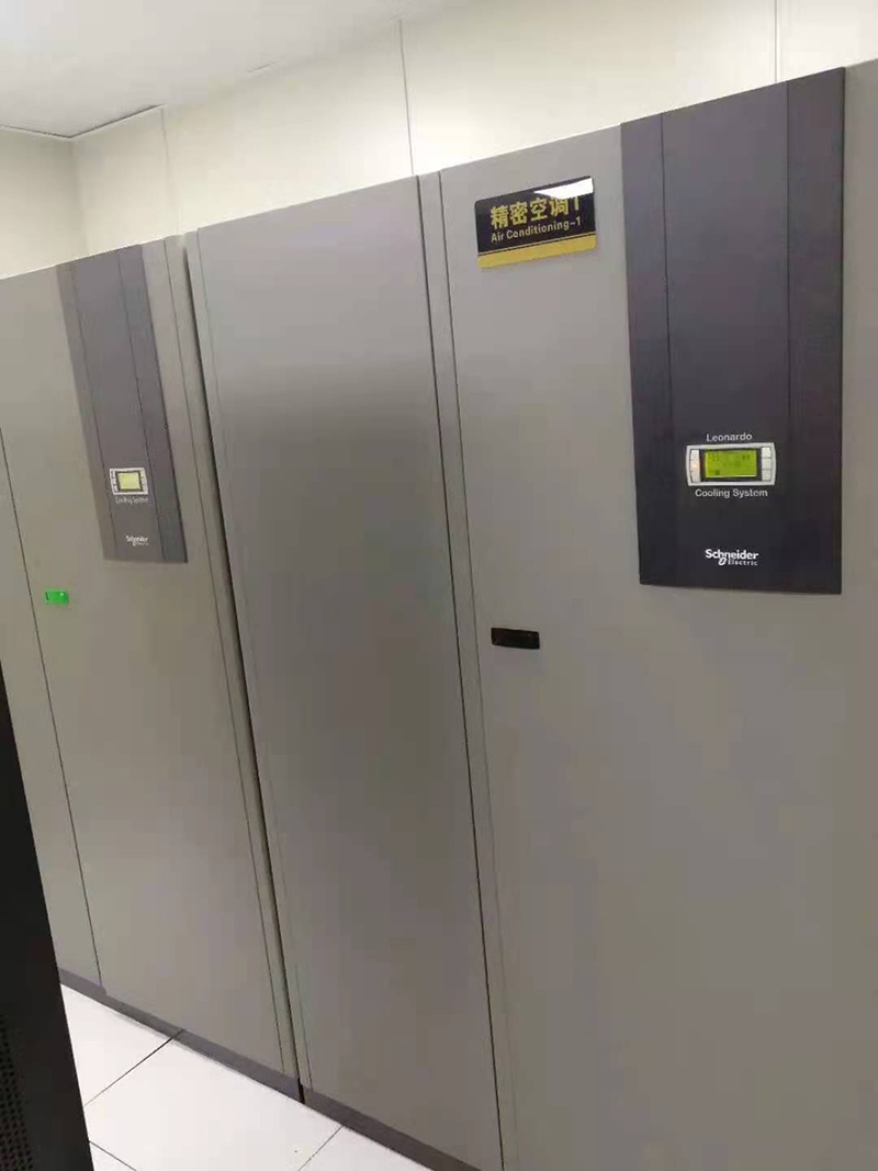 十堰某研究院-施耐德雷納多系列精密空調